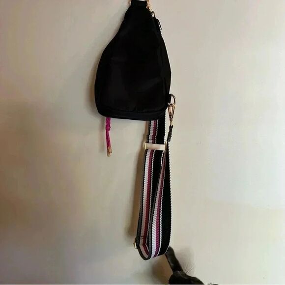 Ahdorned black sling bag with strap - Picture 8 of 14